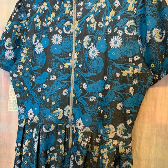 Amelia LuLaRoe Dress - Picture 4 of 4